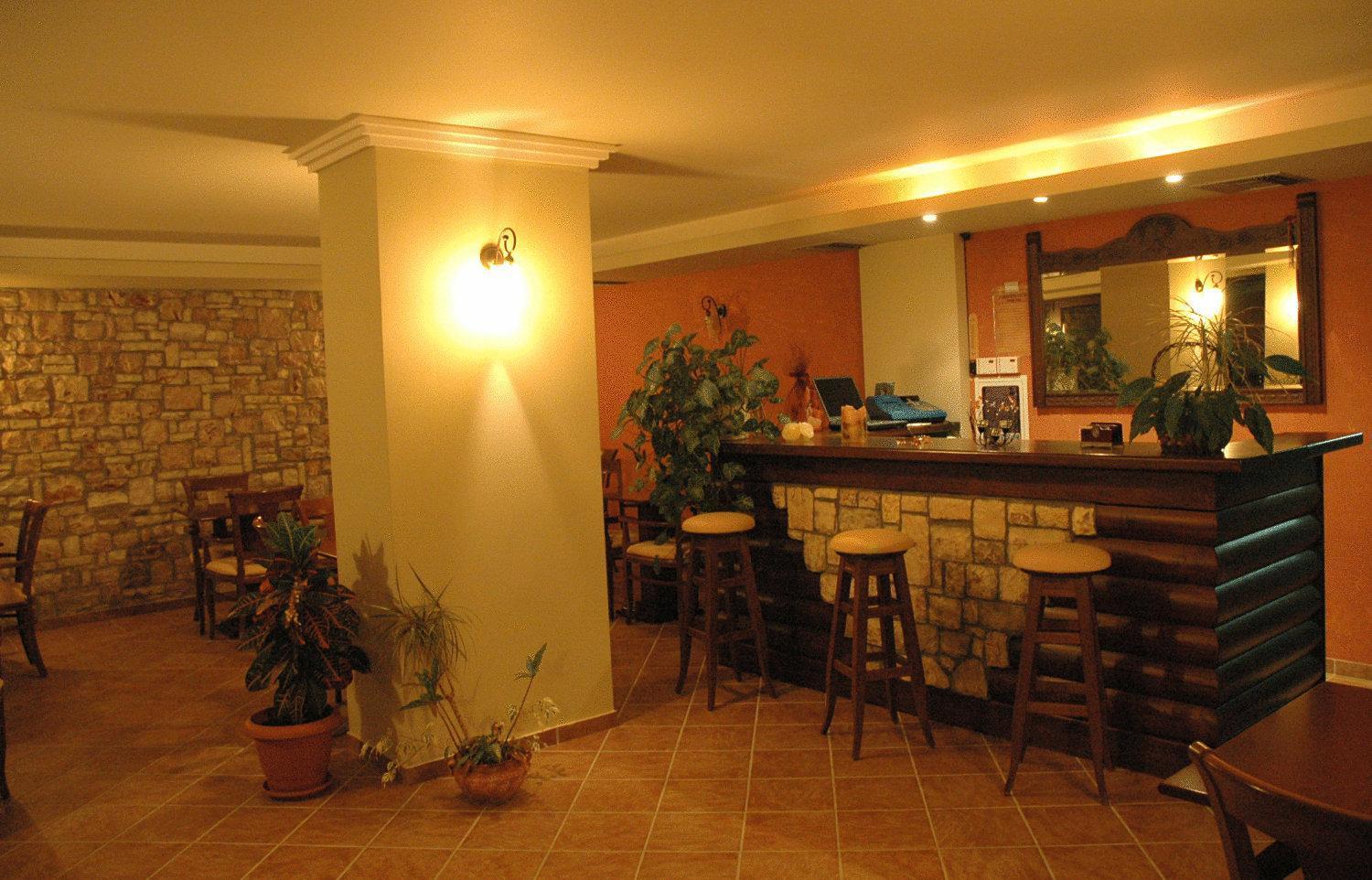 Aroanios Hotel กลิตอเรีย ภายนอก รูปภาพ